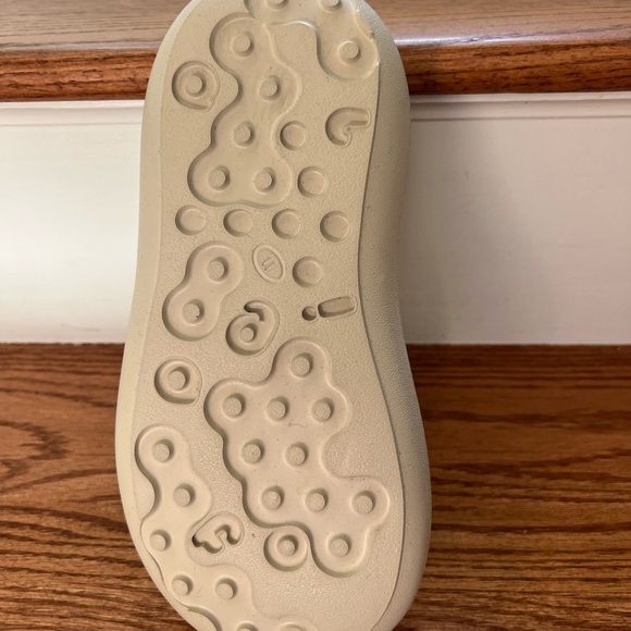 Axel Arigato Off-White Shoe Box - Picture 4 of 8